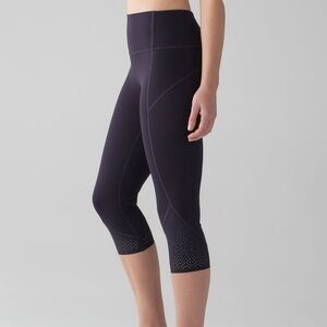 Lululemon Anew Crop 21” Size 6